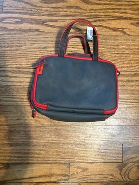 Alan Stuart New YorkMen's Compact Black and Red Travel Carry Bag